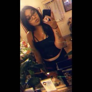 Meet your Posher, Lorena